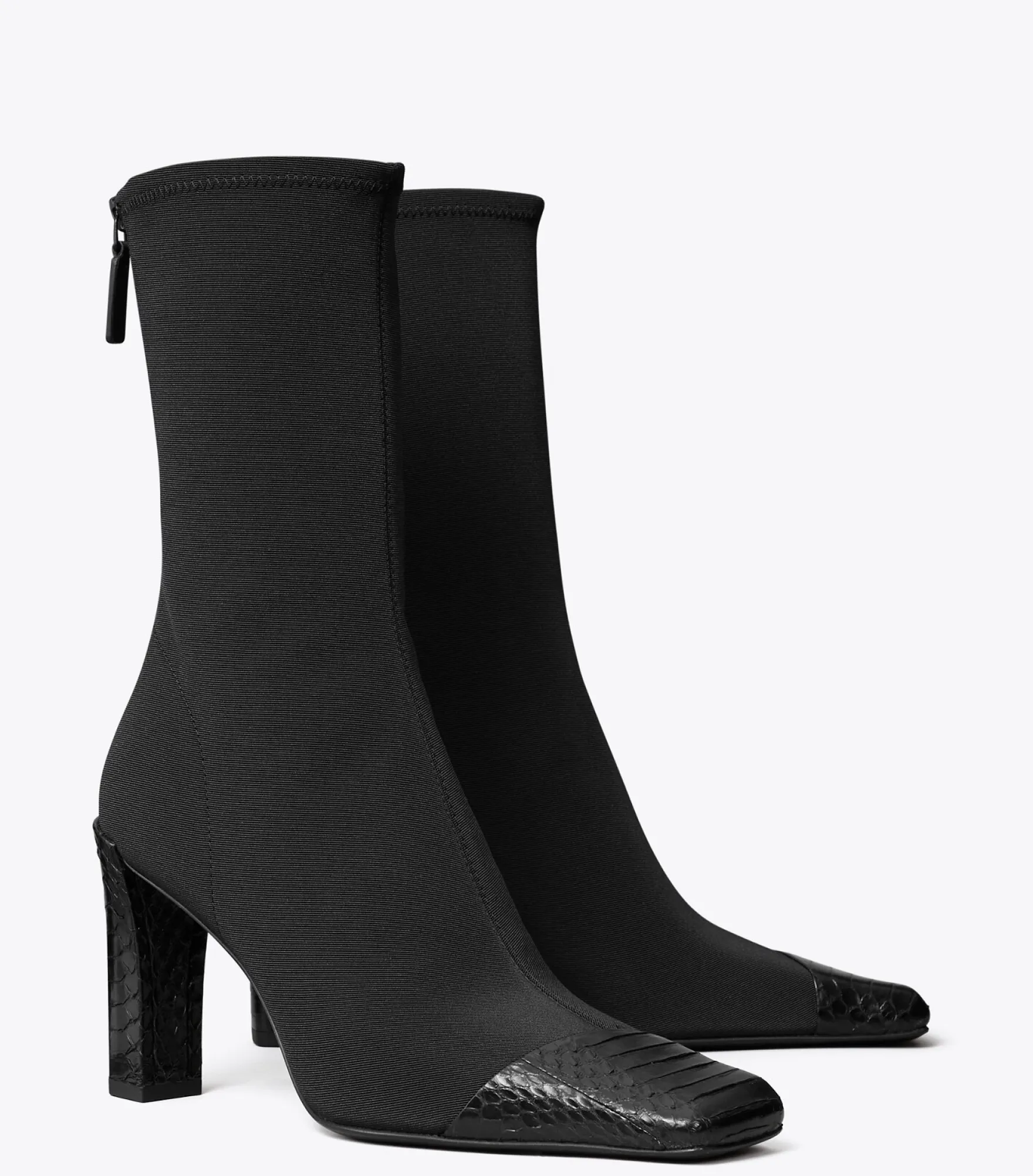 ASYMMETRISCHER STIEFEL MIT ZEHENKAPPE