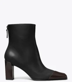 ASYMMETRISCHE STIEFELETTE MIT ZEHENKAPPE