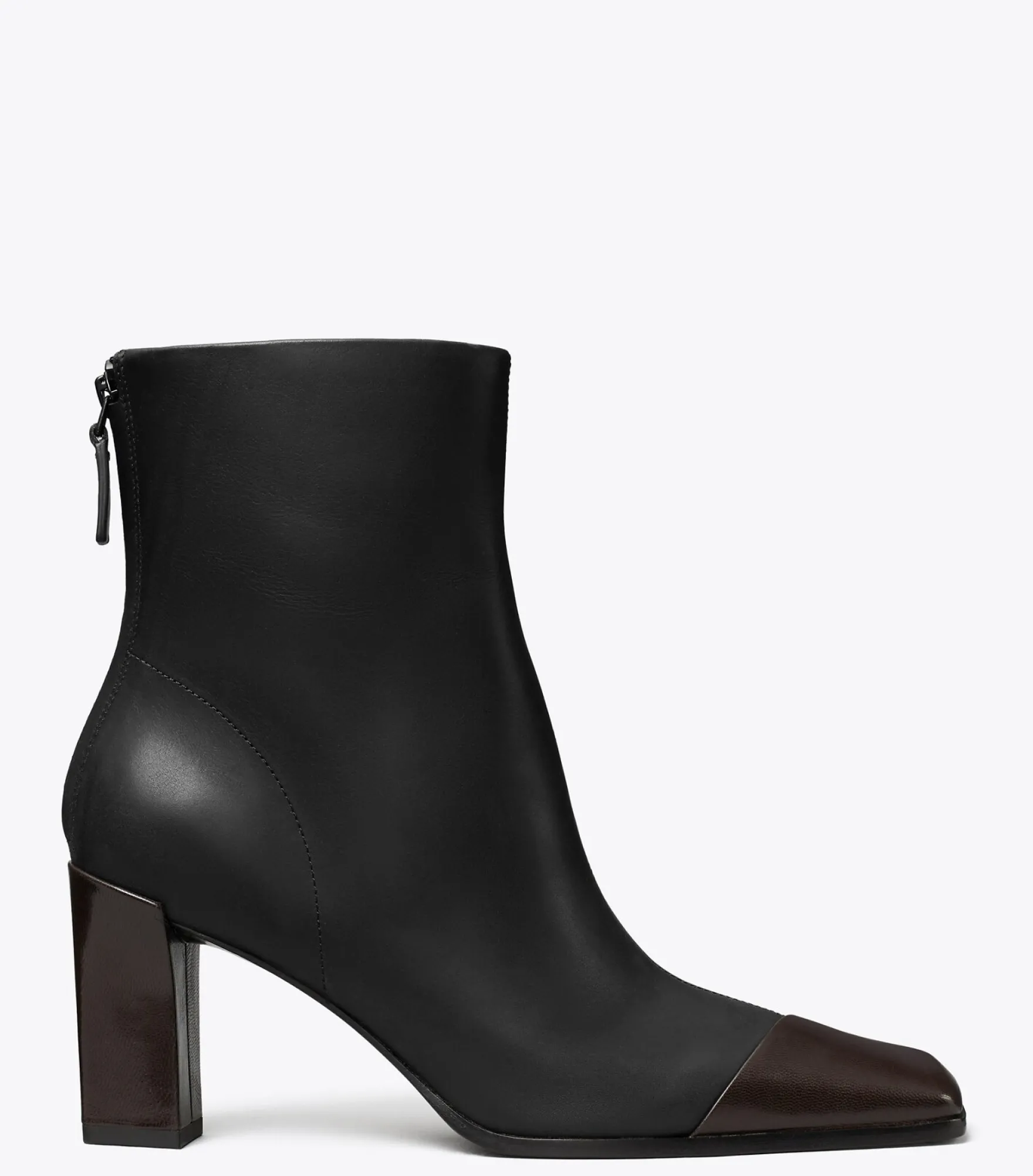 ASYMMETRISCHE STIEFELETTE MIT ZEHENKAPPE