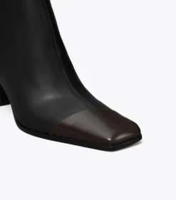 ASYMMETRISCHE STIEFELETTE MIT ZEHENKAPPE