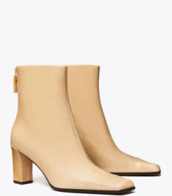 ASYMMETRISCHE STIEFELETTE MIT ZEHENKAPPE