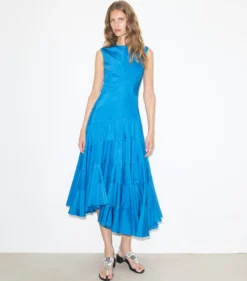 AUSGESTELLTES KLEID AUS BAUMWOLLE UND SEIDE