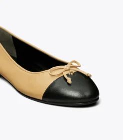 BALLERINA MIT ZEHENKAPPE
