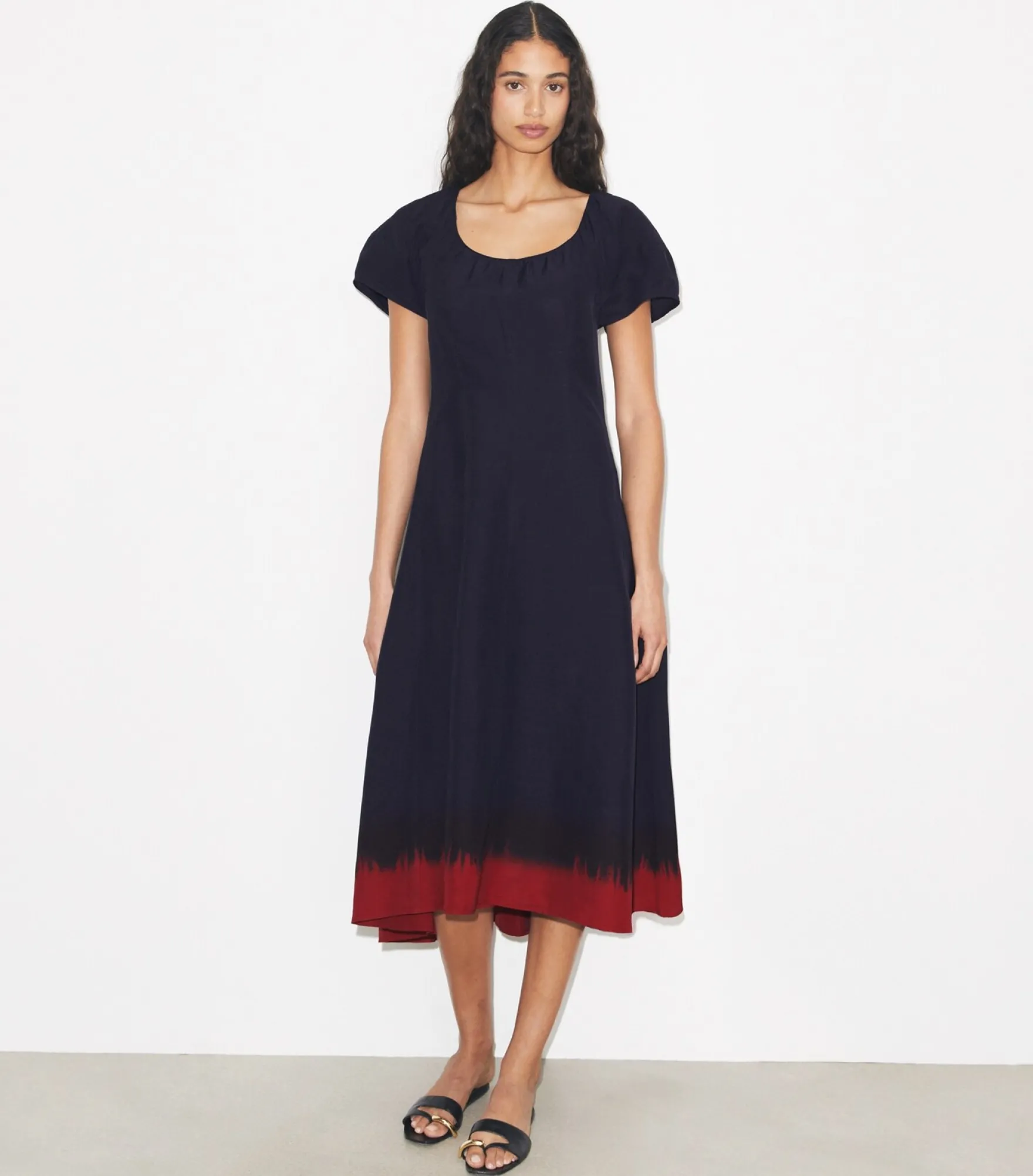 BALLONÄRMEL-KLEID AUS VISKOSE