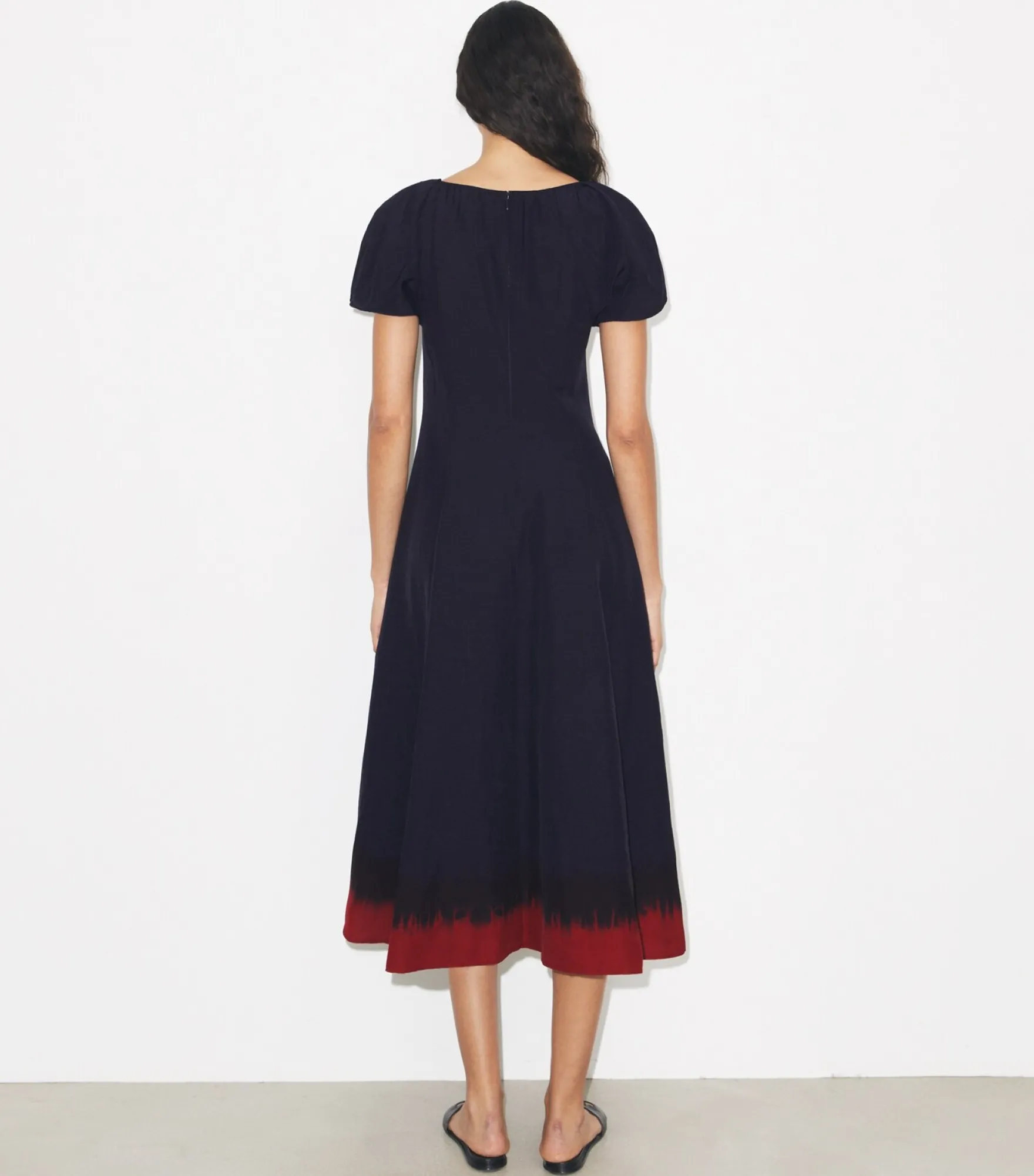BALLONÄRMEL-KLEID AUS VISKOSE