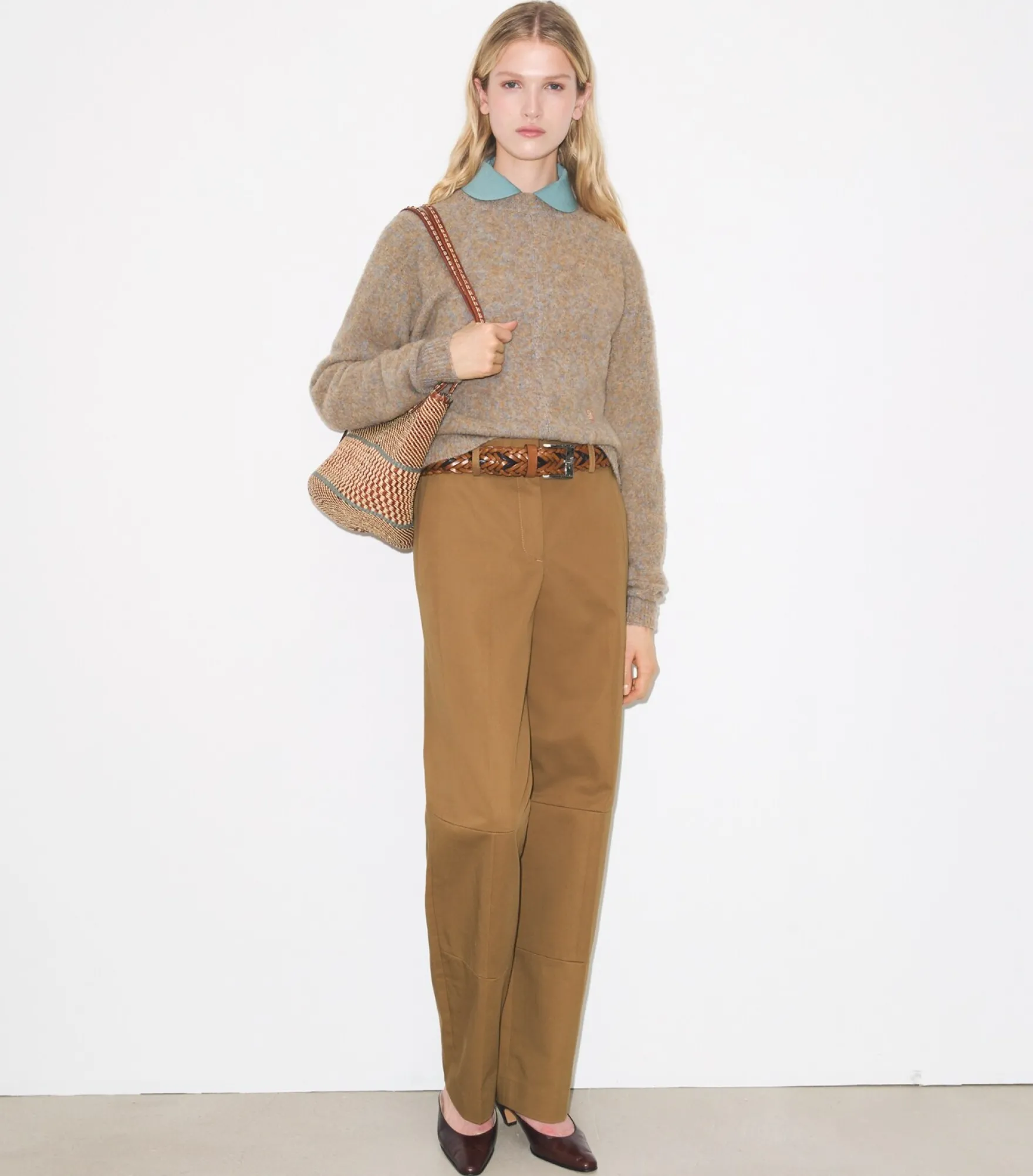 BAUMWOLLHOSE MIT WEITEM BEINSCHNITT