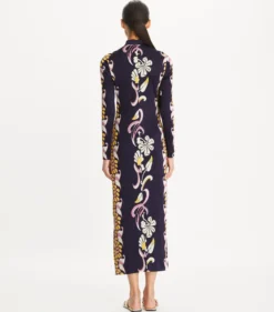 BEDRUCKTES JERSEYKLEID MIT STEHKRAGEN