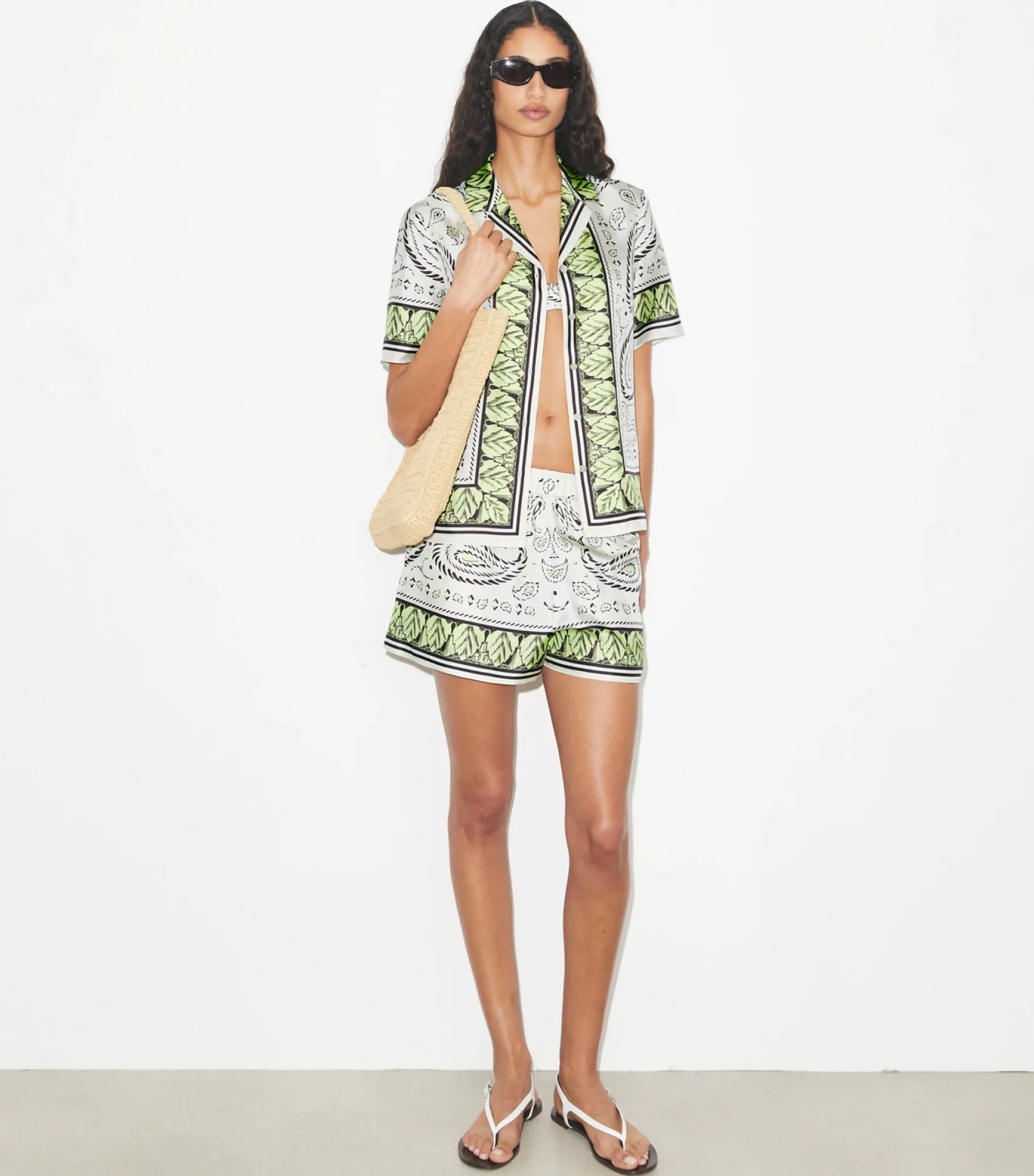 CAMP SHORTS AUS SEIDE