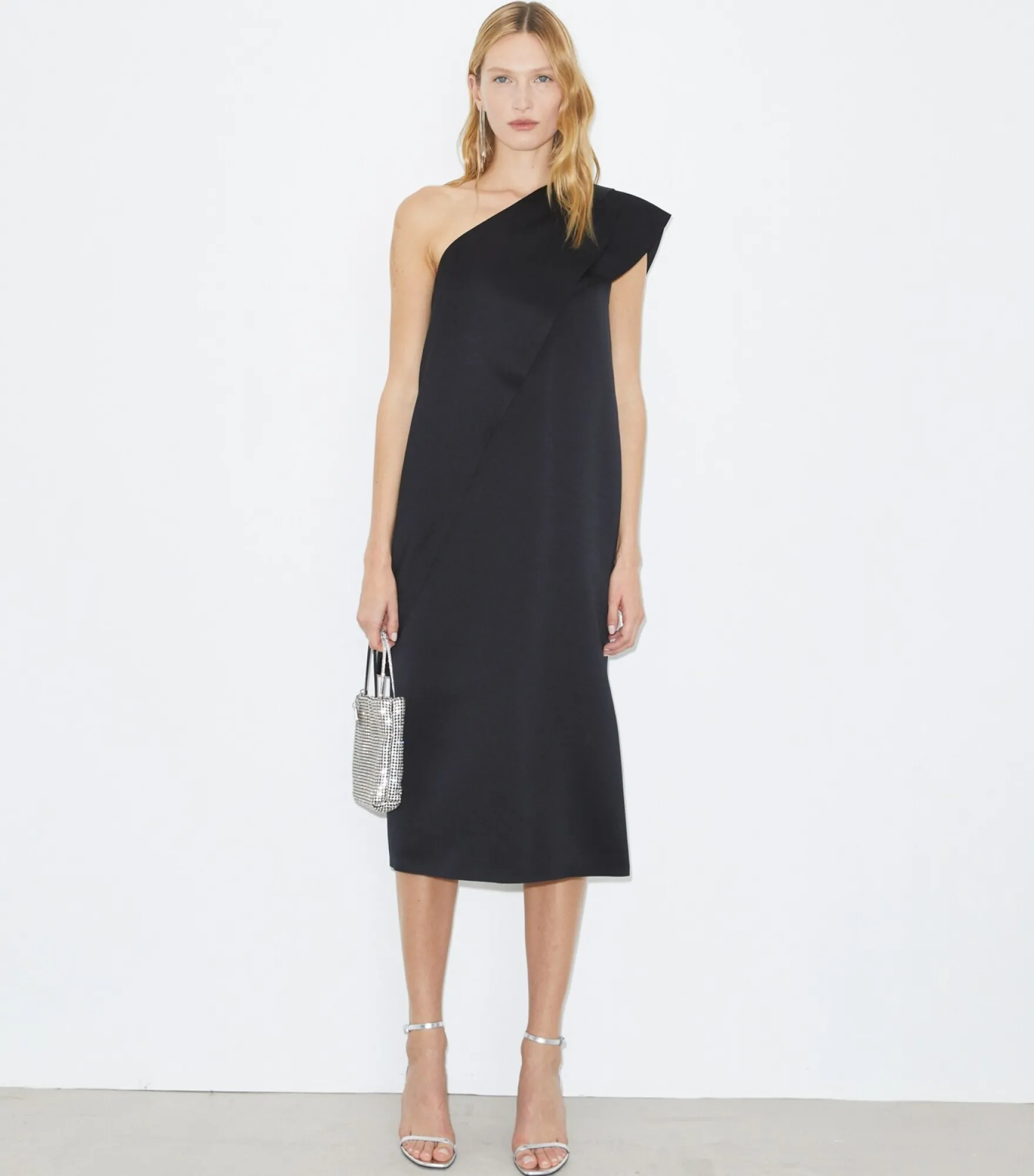 CAPEKLEID AUS SATIN