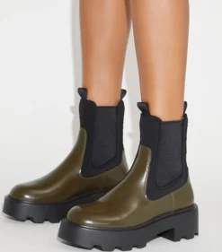 CHELSEA BOOT MIT T-MONOGRAMM UND PROFILSOHLE