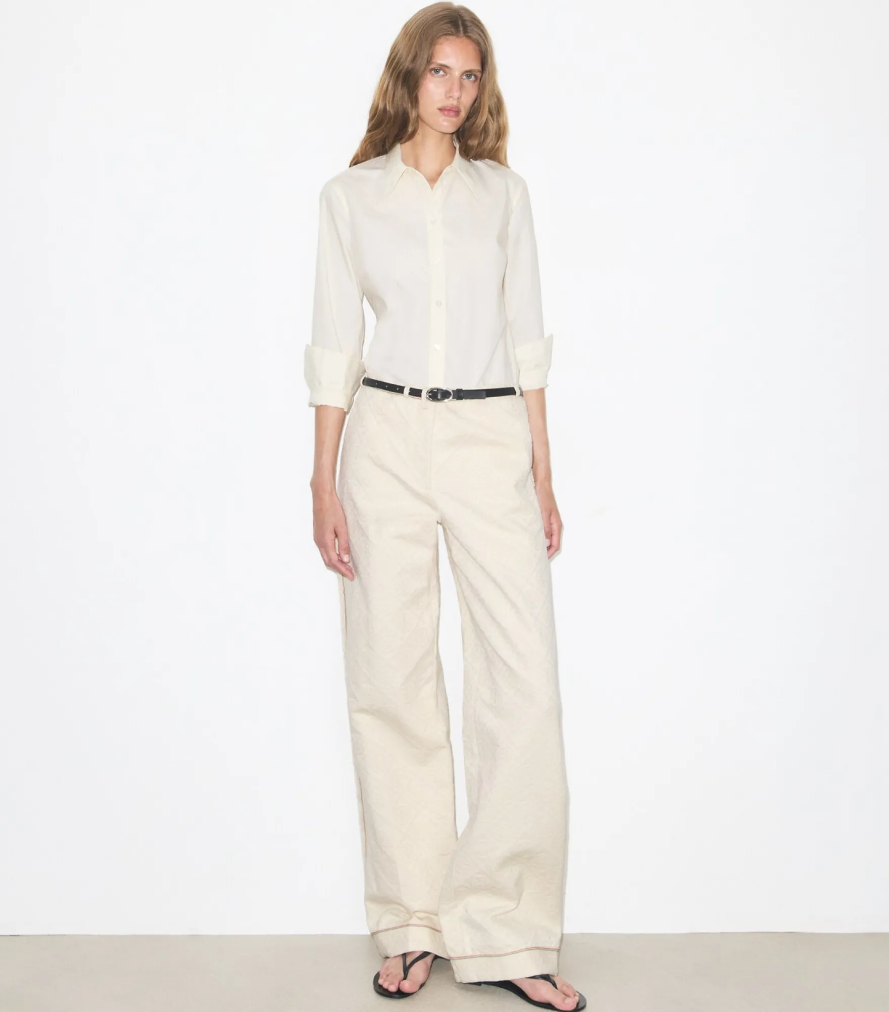 DENIMHOSE MIT T-MONOGRAMM