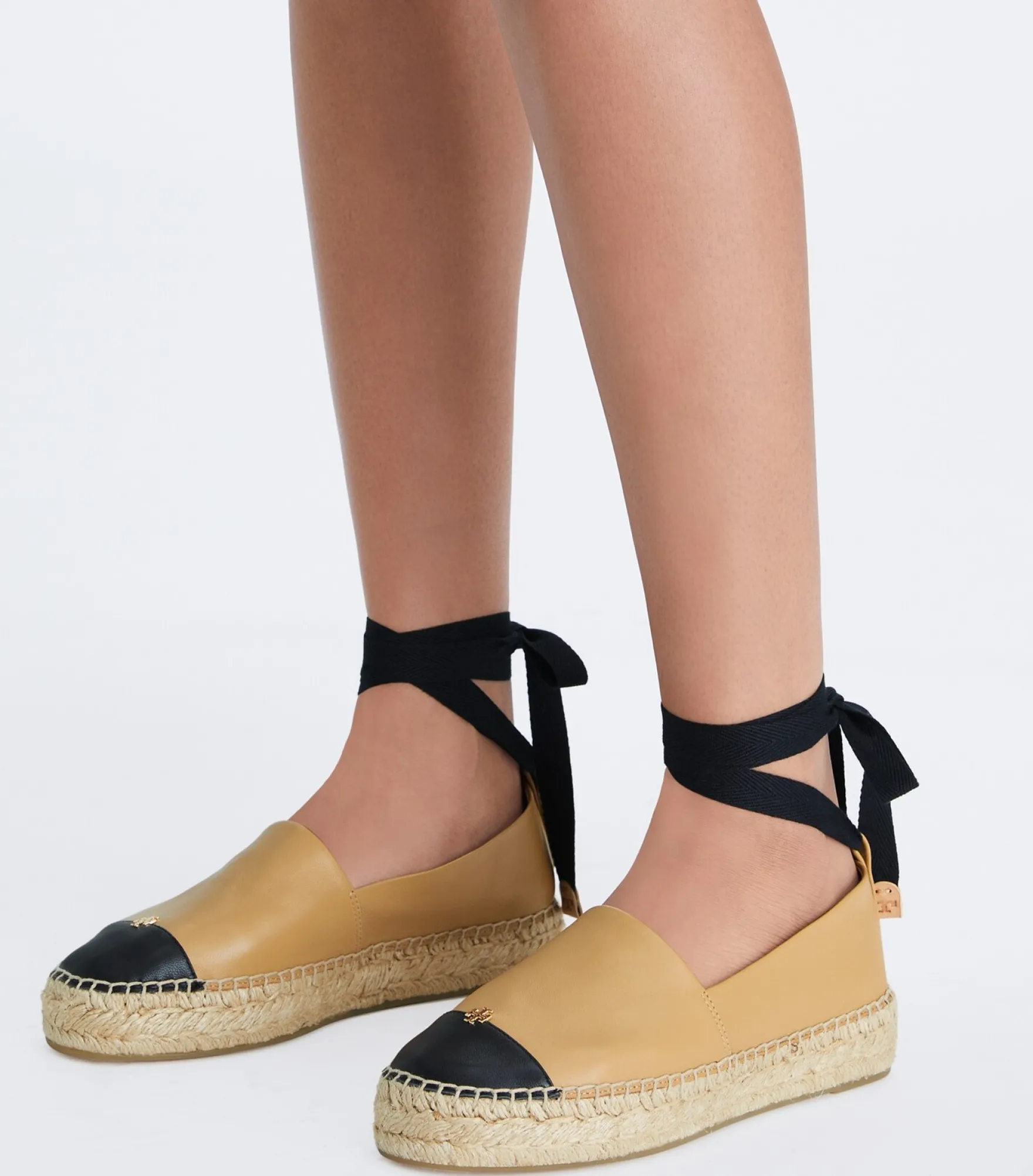 ESPADRILLE MIT ZEHENKAPPE