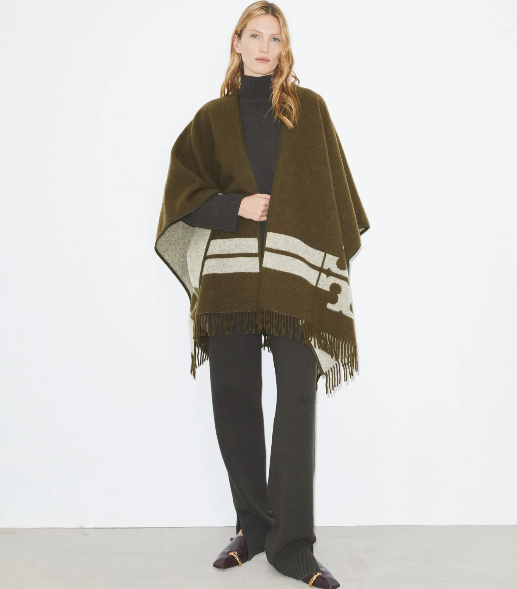 GESTREIFTES CAPE