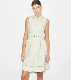 GOLFKLEID AUS STRETCHMATERIAL MIT HEFTNAHT