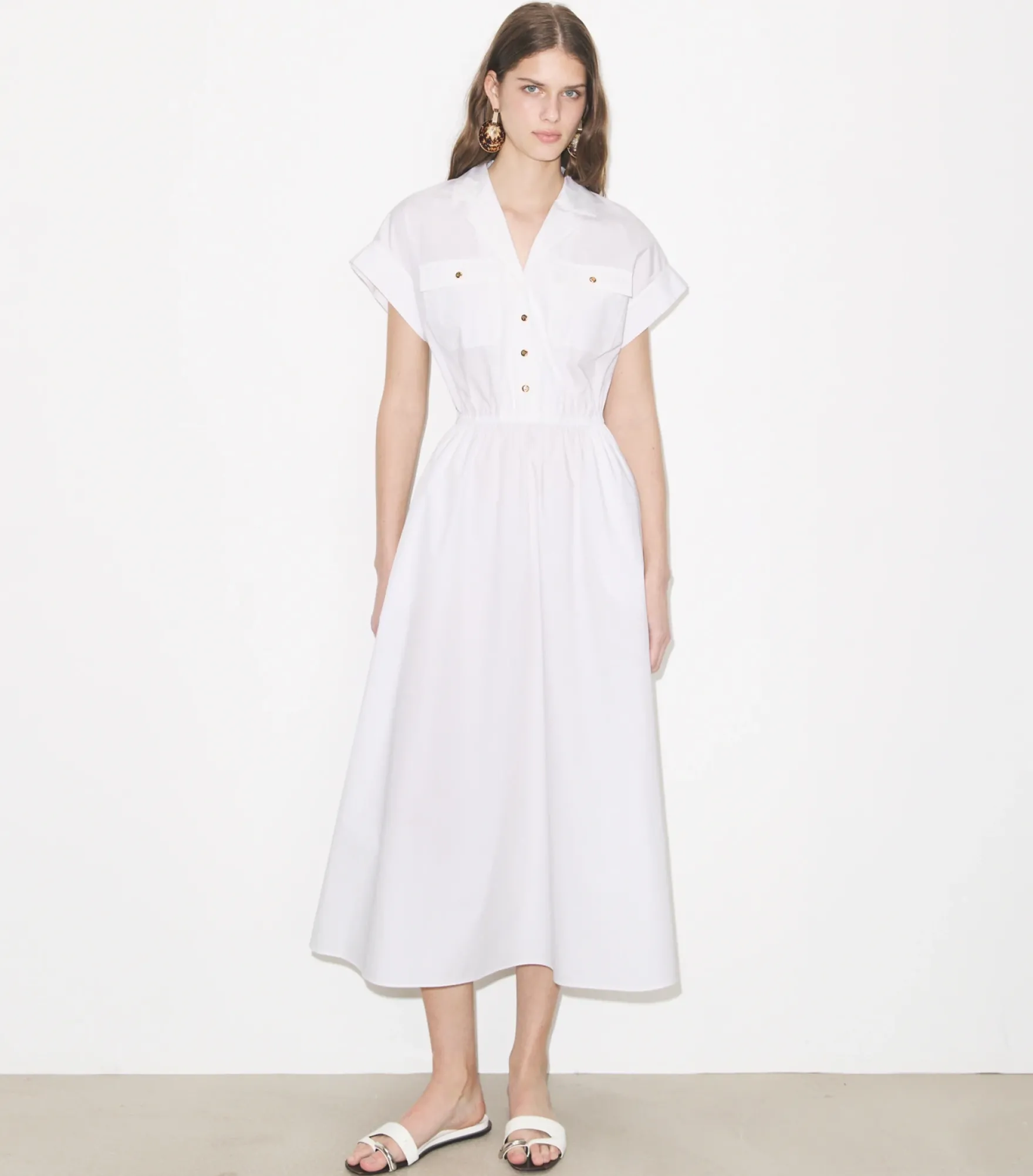 HEMDKLEID AUS BAUMWOLLPOPELINE