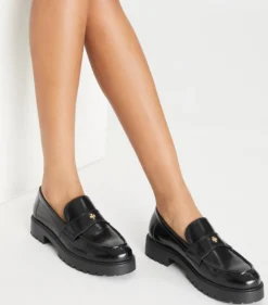 KLASSISCHER LOAFER MIT PROFILSOHLE