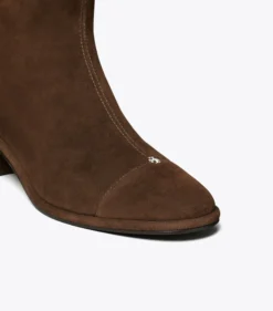 KNIEHOHE STIEFEL MIT ZEHENKAPPE