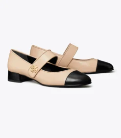 MARY JANE FLAT MIT ZEHENKAPPE UND ABSATZ