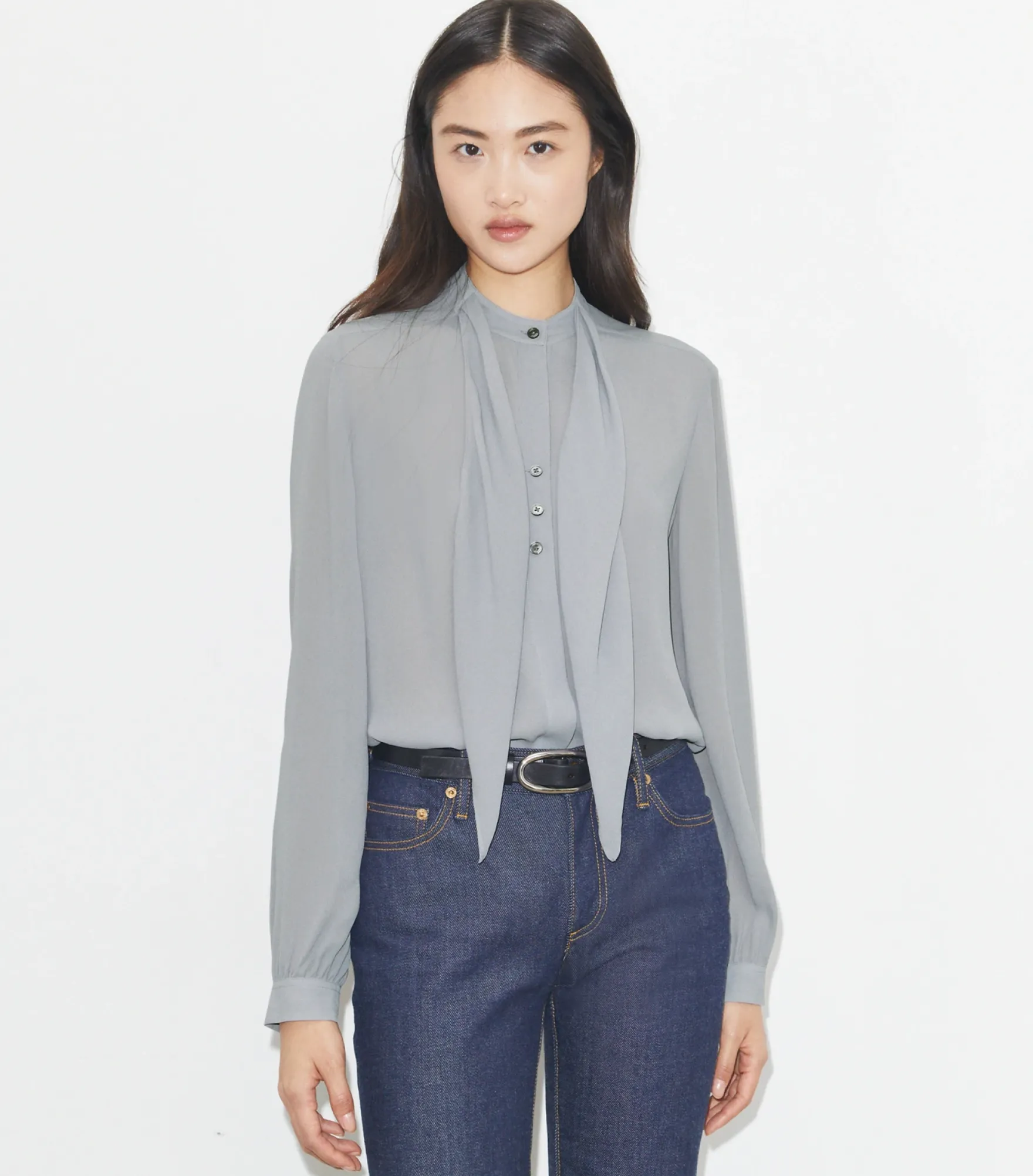 SCHLUPPENBLUSE AUS GEORGETTE