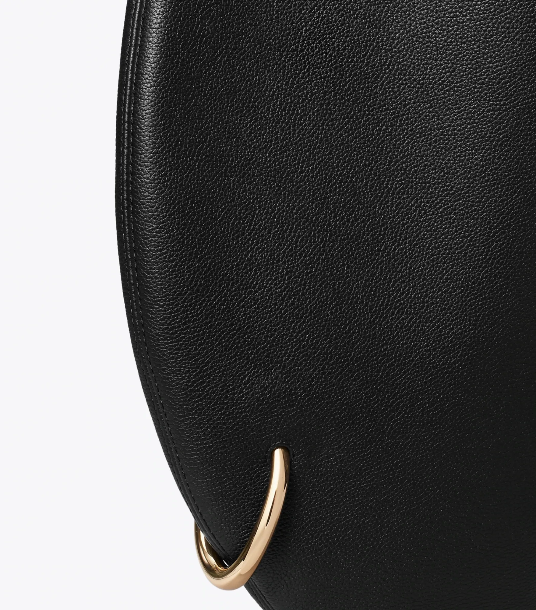 STRUKTURIERTE TASCHE MIT PIERCINGDETAIL