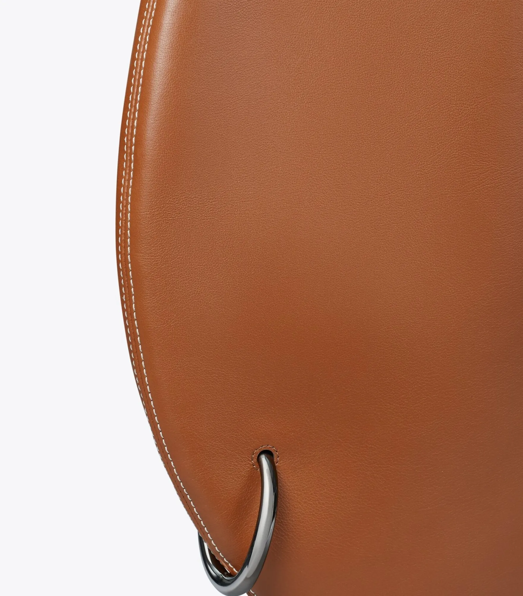 WEICHE TASCHE MIT PIERCINGDETAIL