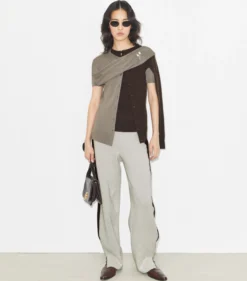 WOLLCARDIGAN MIT BROSCHE