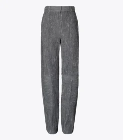 WOLLHOSE MIT WEITEM BEIN